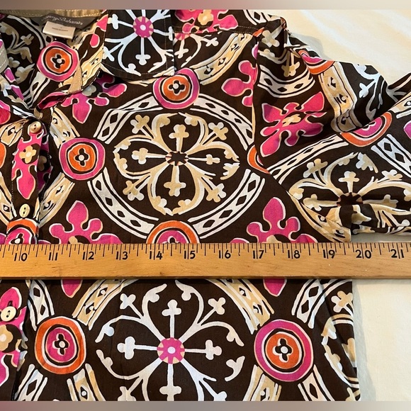 Tommy Bahama Brown/Pink Long Sleeve Button Down Top w/Geometric Pattern; Size 8 - Picture 7 of 8